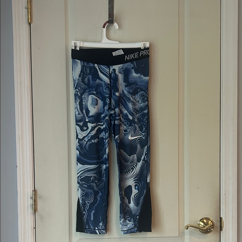 Nike Pro Navy and White Swirl Capri Leggings